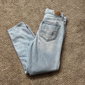 Women’s Distressed Mom Jeans AE